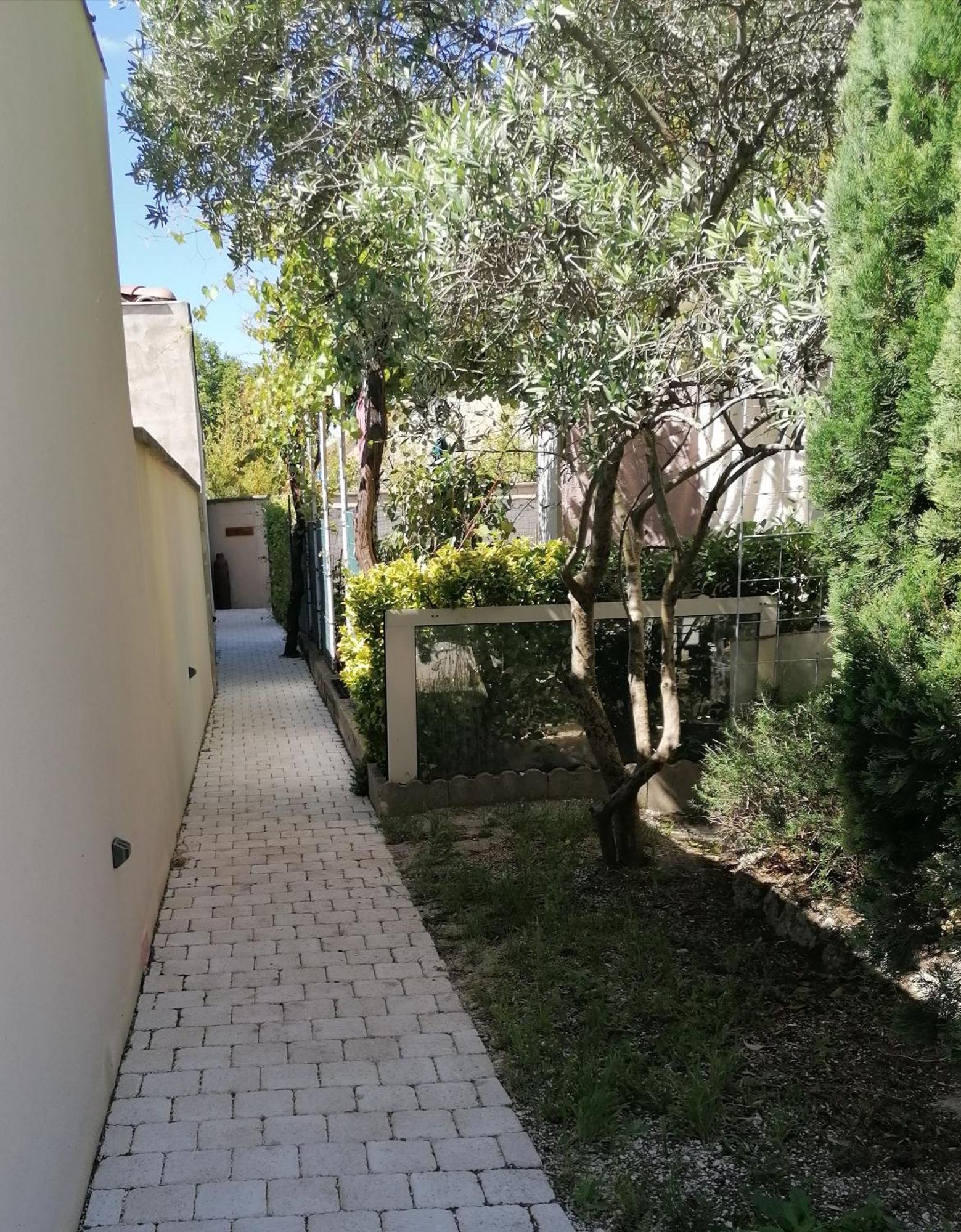Ferienwohnung A L'Ombre De L'Olivier LʼIsle-sur-la-Sorgue Exterior foto